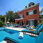 Anita - Five Bedroom With Swimming Pool Gruda