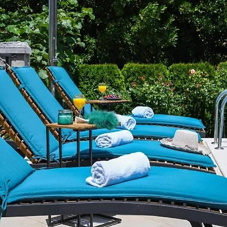 Villa Anita - Five Bedroom With Swimming Pool *