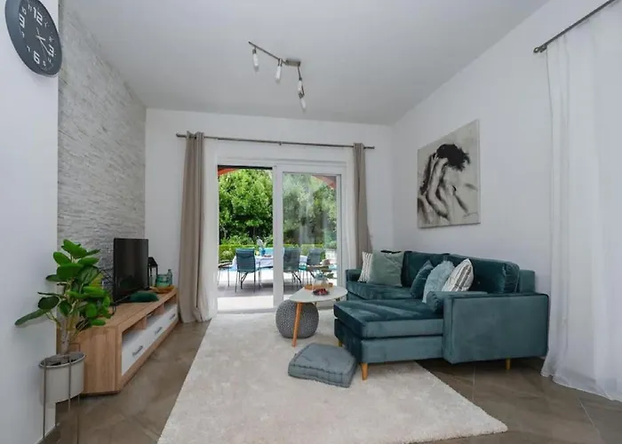Villa Anita - Five Bedroom With Swimming Pool Gruda