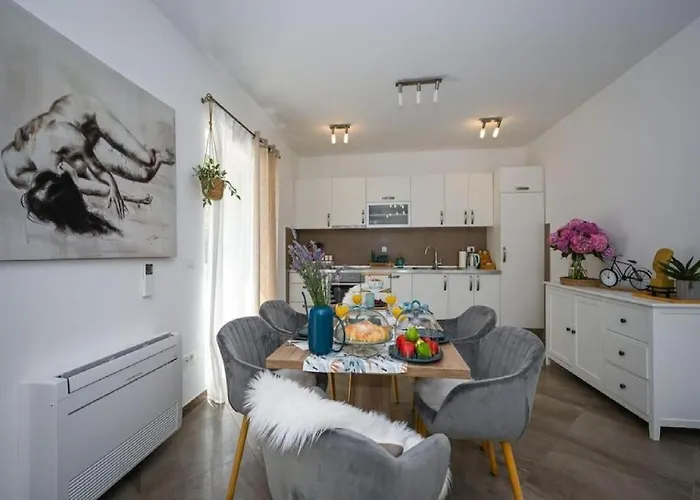 Villa Anita - Five Bedroom With Swimming Pool Gruda