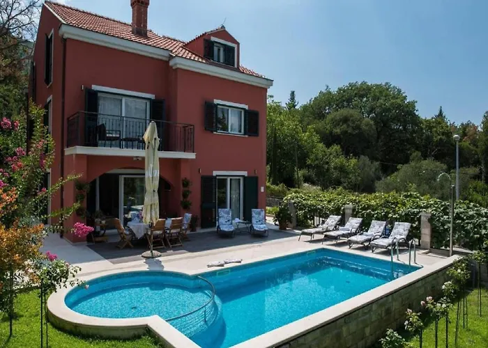 Anita - Five Bedroom With Swimming Pool * Gruda