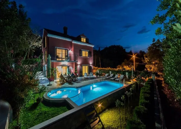Anita - Five Bedroom With Swimming Pool Villa *