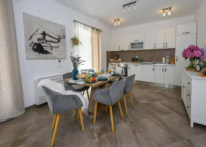 Anita - Five Bedroom With Swimming Pool Villa Gruda