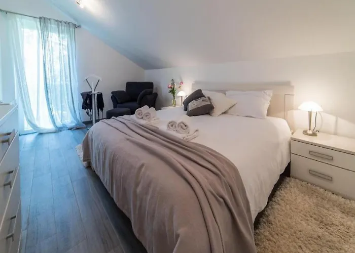 Anita - Five Bedroom With Swimming Pool * Gruda