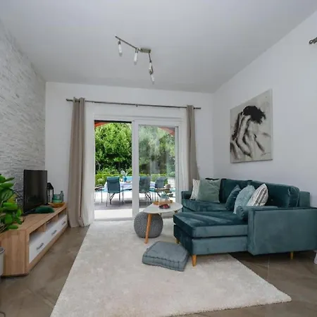 Villa Anita - Five Bedroom With Swimming Pool Gruda