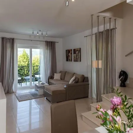 Anita - Five Bedroom With Swimming Pool Villa