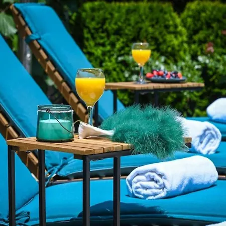 Anita - Five Bedroom With Swimming Pool Gruda