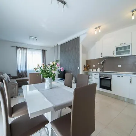 Villa Anita - Five Bedroom With Swimming Pool Gruda