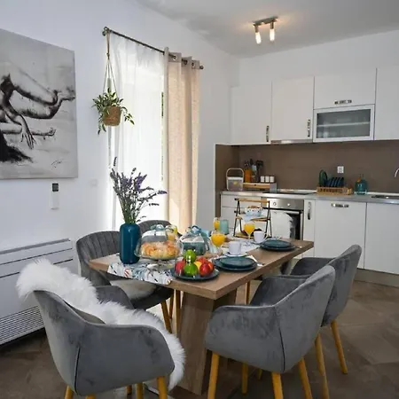 Villa Anita - Five Bedroom With Swimming Pool