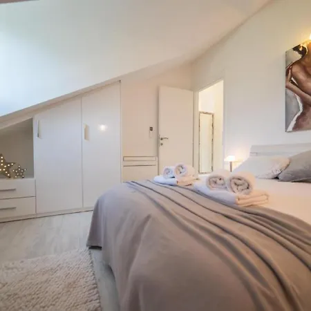 Anita - Five Bedroom With Swimming Pool * Gruda