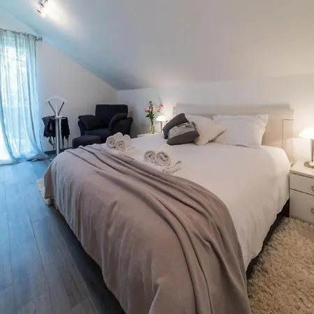 Anita - Five Bedroom With Swimming Pool * Gruda